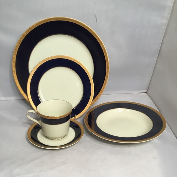 IVORY CHINA L2821 IMPERIAL BLUE BY MIKASA 5 PIECES DINNERWARE - Picture 1 of 5